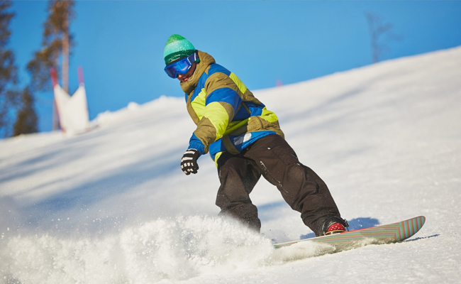 immagine di un ciclista su strada