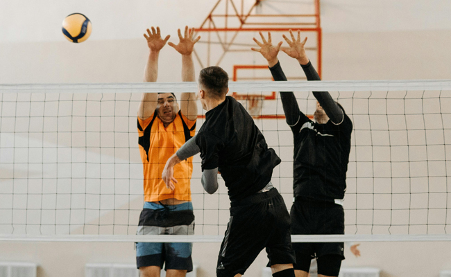 immagine di una persona che pratica tennis